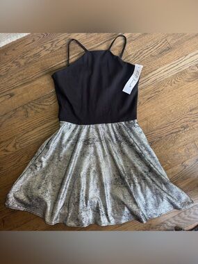 BD Junior NWT! Black and Silver Metallic Halter  Top Dress